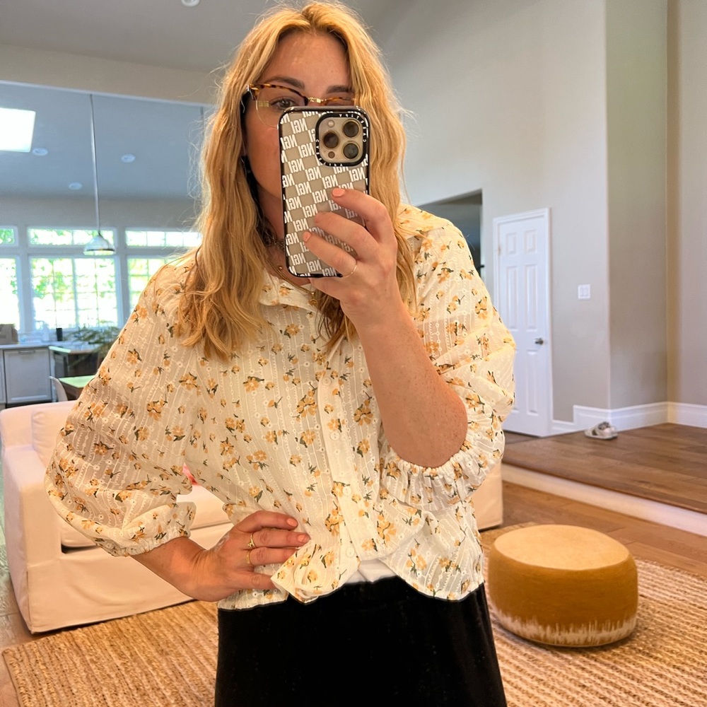 Button down floral button down top!